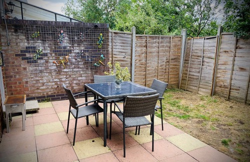 Stevenage Casa | Modern-PetFriendly-privateGarden-Family-20MinToLDN