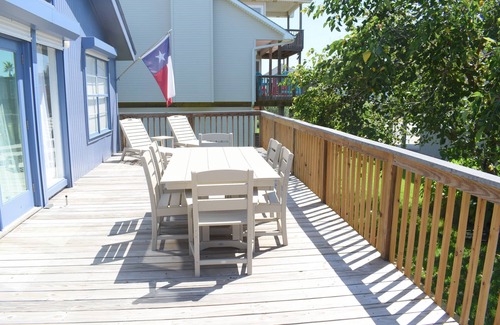 Pirates Beach Casa | Modern Pirates' Beach Bungalow - 5 Minute Walk to Beach