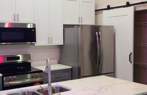 Westminister Casa | Modern Place, 3-bedroom house with WiFi, AC, spacious in welcoming Lehigh Acres
