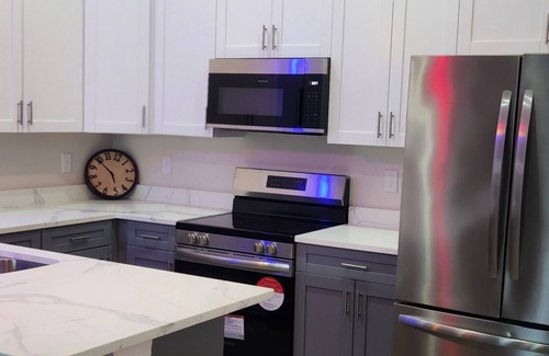 Westminister Casa | Modern Place, 3-bedroom house with WiFi, AC, spacious in welcoming Lehigh Acres
