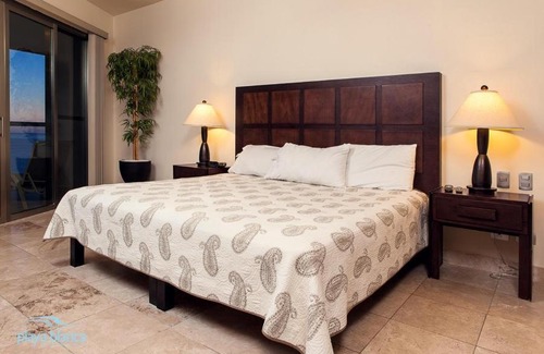 San Carlos Apartamento | Modern Playa Blanca Full Kitchen Condo