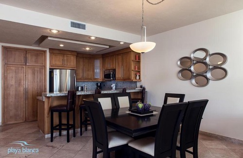 San Carlos Apartamento | Modern Playa Blanca Full Kitchen Condo
