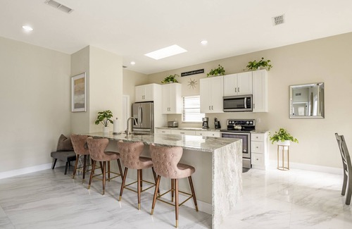 Sarasota Casa | ❤️Modern Pool Home by Siesta Key/Downtown/UTC & Airport