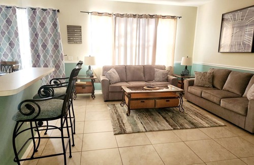 Windwood Bay Casa | Moderna casa de piscina con sala de juegos, 2 en suites y solo 15 minutos de parques temáticos.