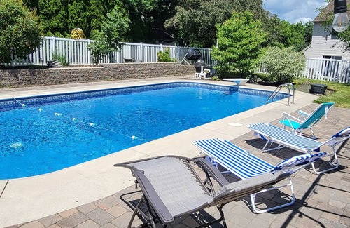 Palmyra Casa | Modern Pool-Side Paradise, 5 Miles to Hershey Park