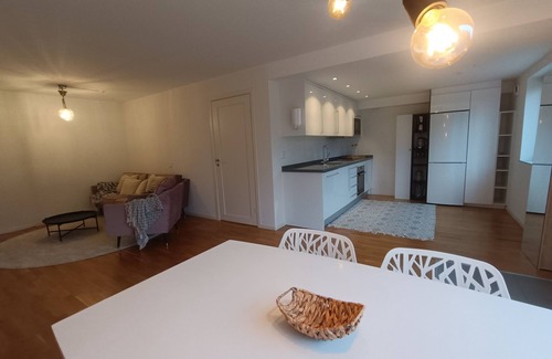 Floda Apartamento | Modern & Private near Nature: kitchen, washer - perfect for 2-4 people & up to 5