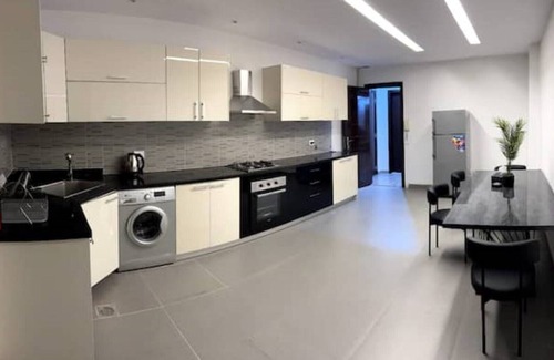 Chnaneir Casa | Modern Prestigious 24-hour Electricity 5 min from the Beach!