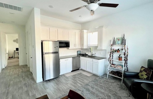 Katy Casa | Modern, pristine house with central AC, workstation, and washer dryer in unit
