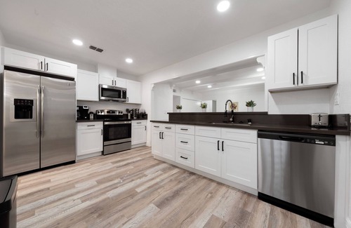 Citrus Heights Casa | Modern Pristine Comfortable 3BD/2BA Home W/ POOl
