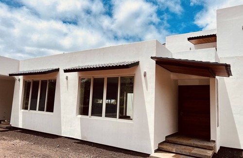 Puerto Ayora Villa | Modern Private Galapagos Villa