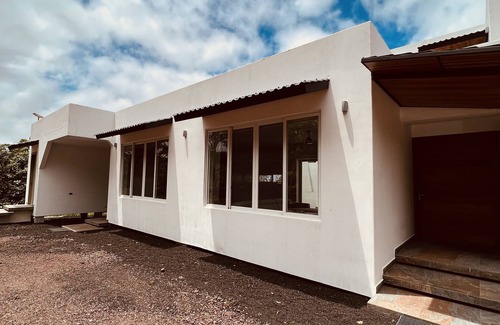 Puerto Ayora Villa | Modern Private Galapagos Villa