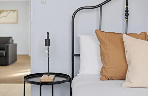 Liverpool Casa | Modern Private Double Room - Central Spot at Liverpool - Shared Bathroom