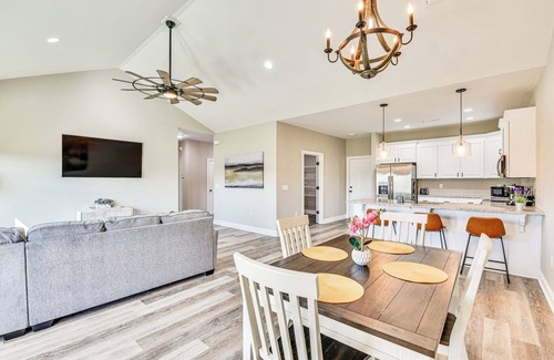 Dothan Casa | Modern & Private Retreat Near Historic Downtown!