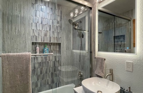 Tahoe Valley Cabaña | Modern Private Cottage with Luxury Amenities