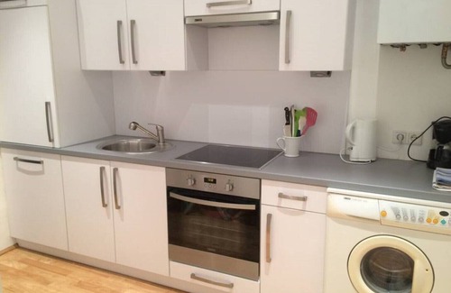 Wahring Apartamento | Apartamento moderno y tranquilo en un edificio antiguo.
