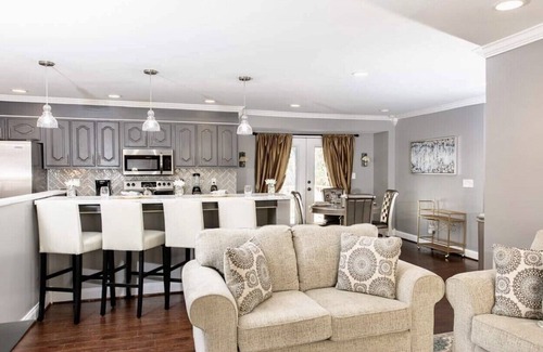Crestline Heights Casa | Modern Ranch - Minutes From Downtown!