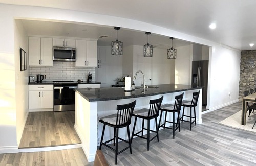 Desert Hot Springs Casa | Modern Ranch House~Great for Big Groups! Salt Water Pool + Spa
