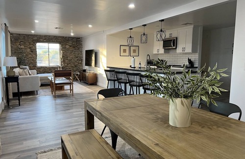 Desert Hot Springs Casa | Modern Ranch House~Great for Big Groups! Salt Water Pool + Spa