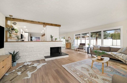 Spokane Casa | Modern Rancher Oasis I Gorgeous Pool!