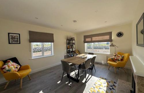 Corrandulla Casa | Modern Refurbished Claregalway Cottage - Sleeps 8