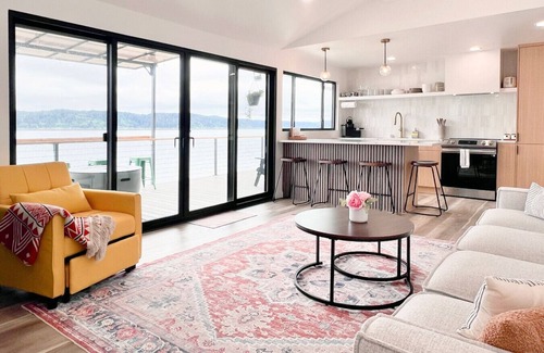 Belfair Casa | Modern & Relaxing Waterfront Home on Hood Canal