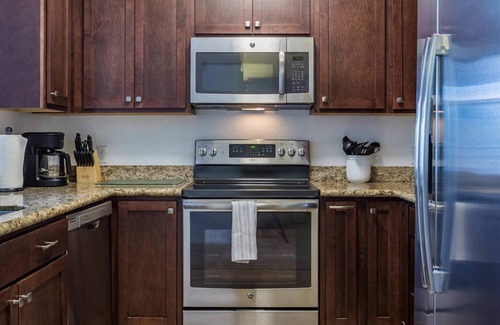 Portofino Apartamento | Modern Retreat in Ahwatukee, Heated Pool, Spa, Gym