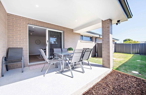 Dubbo Casa | Modern Retreat - Near CBD, 4BR Comfort