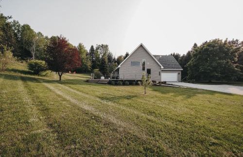 Traverse City Casa | Modern Retreat near Traverse City