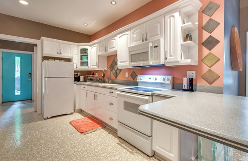 Roswell Apartamento | Modern Retreat w/ River View in Roswell!