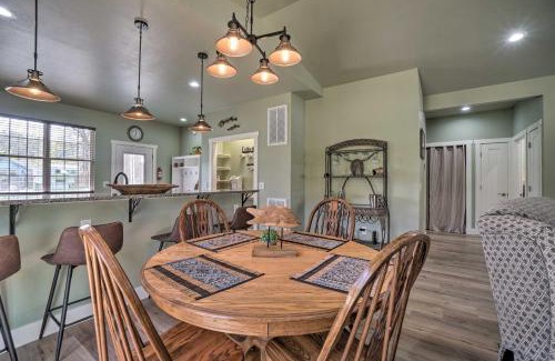 Cotter Casa | Modern Retreat with Deck Walk to White River!