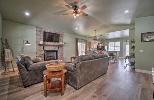 Cotter Casa | Modern Retreat with Deck Walk to White River!