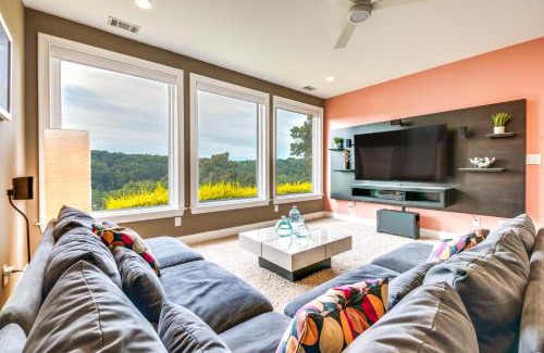 Roswell Apartamento | Modern Retreat with River View in Roswell!