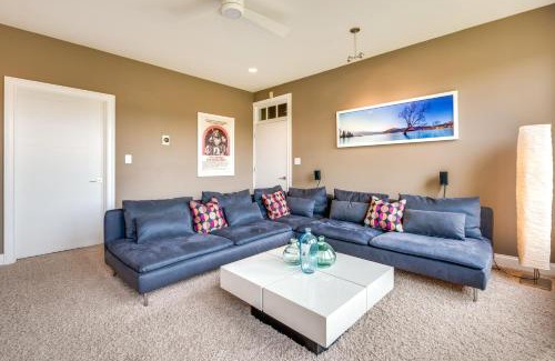 Roswell Apartamento | Modern Retreat with River View in Roswell!