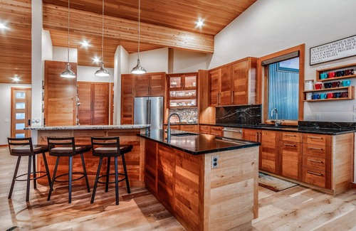 Terrebonne Casa | Modern Retreat with Cascade & Smith Rock Views