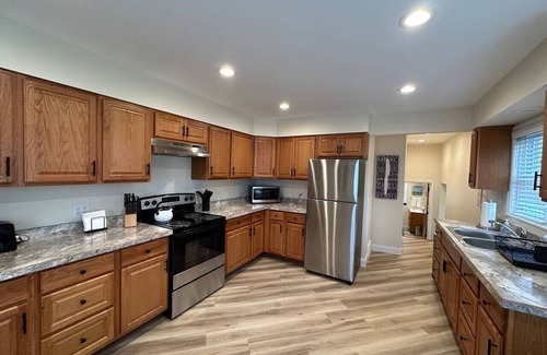 Bay City Apartamento | Modern Riverbend Suites 1BR
