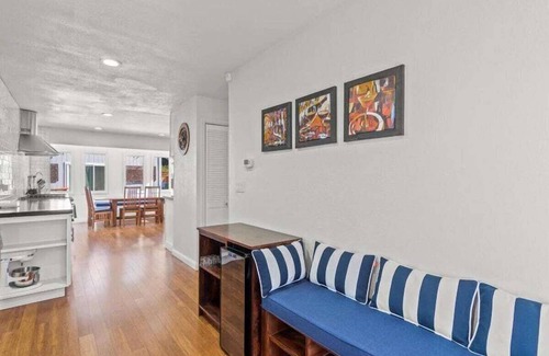 Cloverdale Casa | Modern Riverfront Home, sleep 8, Spa, WiFi, BBQ
