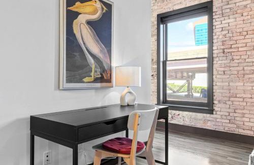 Downtown St. Louis Apartamento | Modern Riverfront Loft - Walk to Gateway Arch & Convention Center