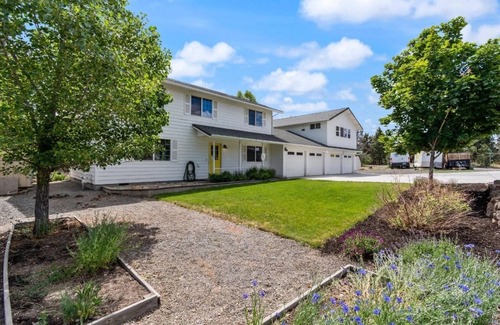 Boyd Acres Casa | Modern Rustic 4BR Farmhouse