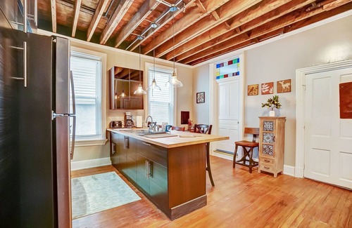 East Price Hill Casa | Modern Rustic Charm with City Views