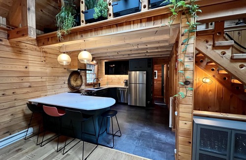 Grand Gorge Chalet De Esquí | Modern Rustic Log Chalet w/ mtn views, pool & bonus loft on 17 secluded acres