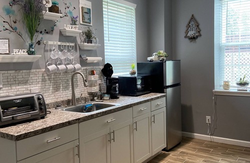 Concord Apartamento | Modern rustic minutes from arena and speedway