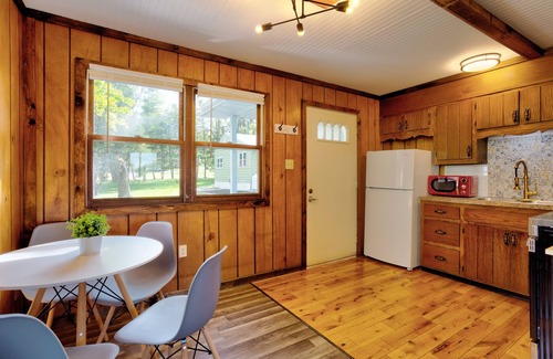 Sciota Cabina | Modern Rustic Retreat w/Private Trails & Stream