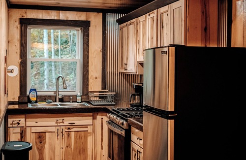 Sigel Cabina | Modern-Rustic, Secluded Cabin w/ Clarion River Frontage, Borders National Forest
