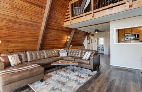 Tate Chalet De Esquí | Modern rustic vibes & mountain views! - Cozy Days Hideaway