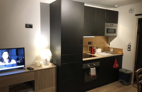 Saint-Etienne-de-Tinee Apartamento | Modern studio centrally located in Auron with Mountain View's.