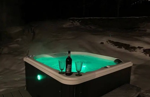 Garrison Casa | Modern & secluded with a private outdoor hot tub and sauna!