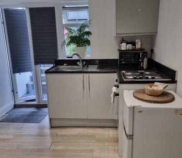 Woodhouse Apartamento | Modern self contain studio Own Private Access