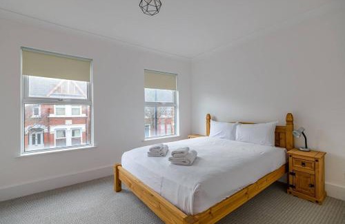 Stratford Casa | Modern Simplicity 10mins from Westfield, Stratford