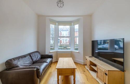 Stratford Casa | Modern Simplicity 10mins from Westfield, Stratford