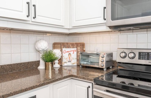 Columbia-Tusculum Casa | Modern Single Family Retreat - City Near!
